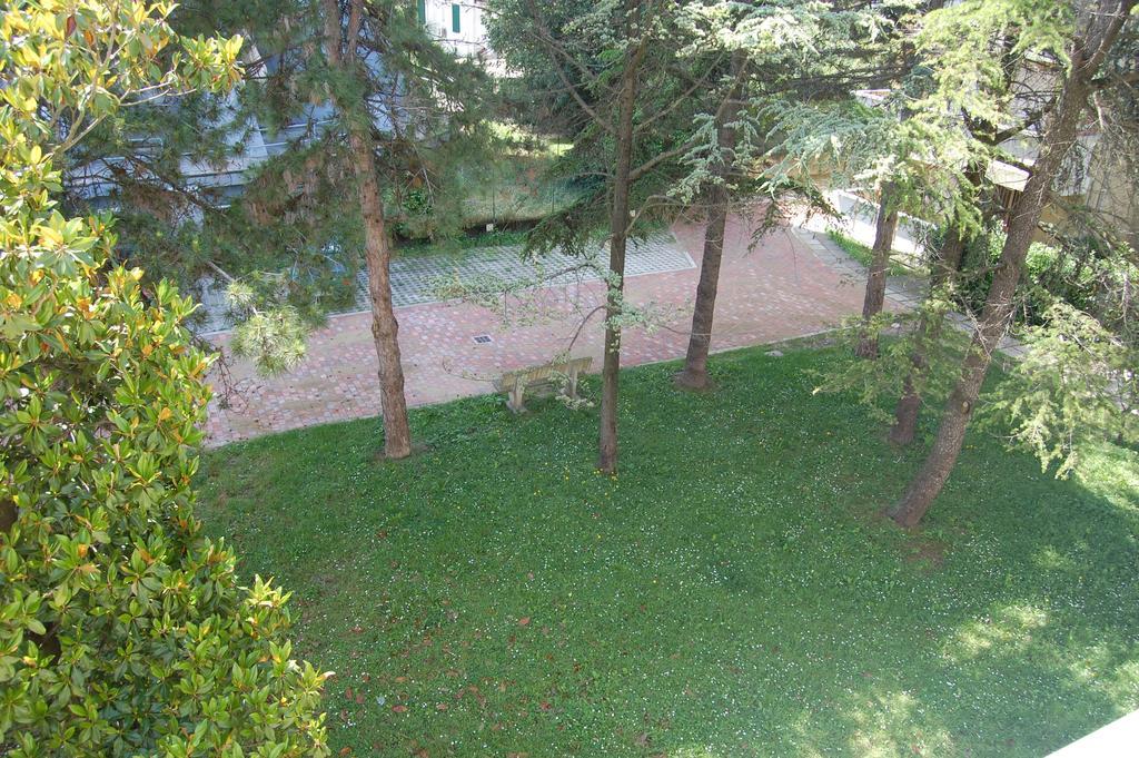 Appartamento Elegance Lignano Sabbiadoro Exterior foto
